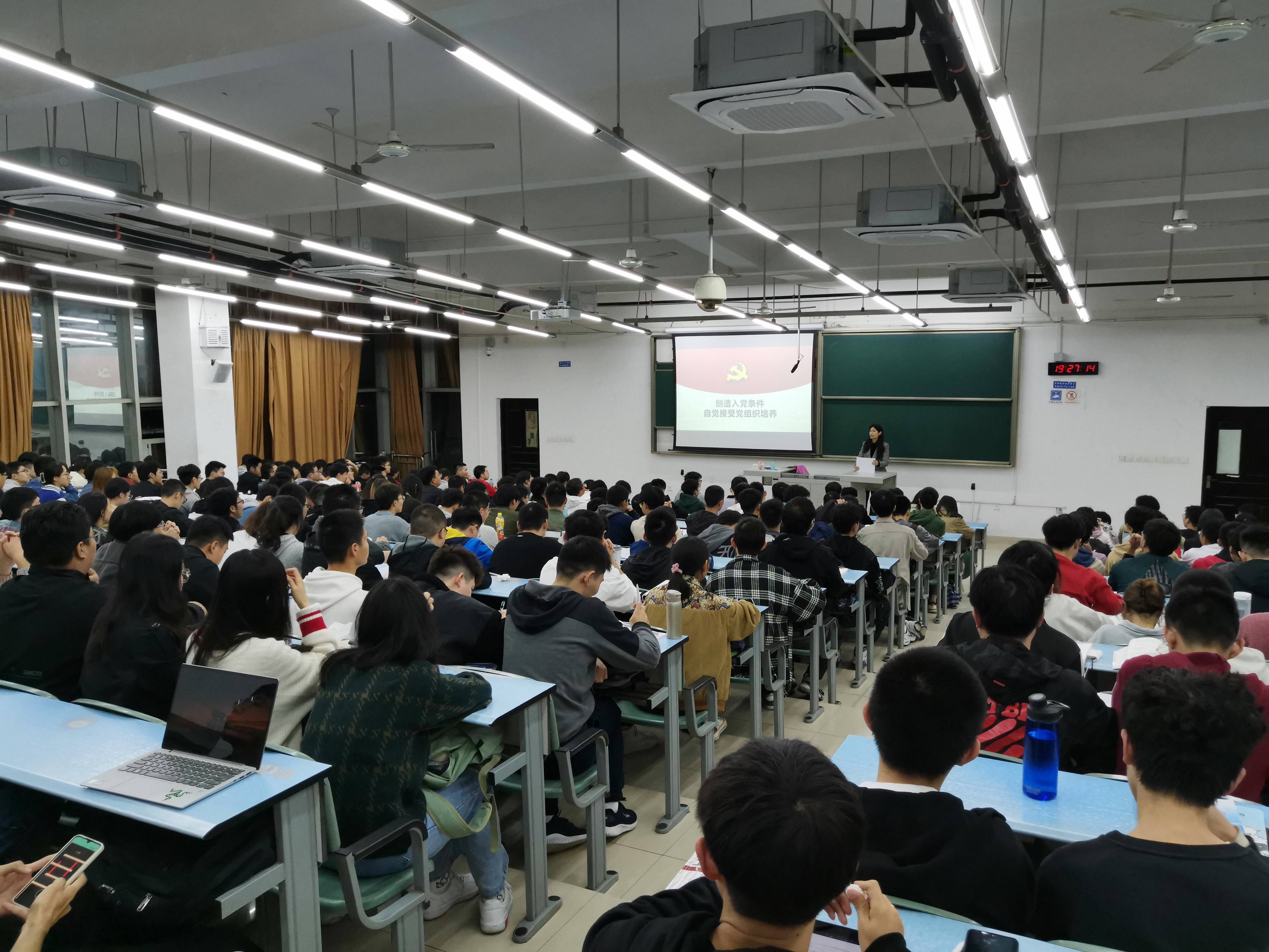 1635400922978064129.jpg 1635400922978064129.jpg